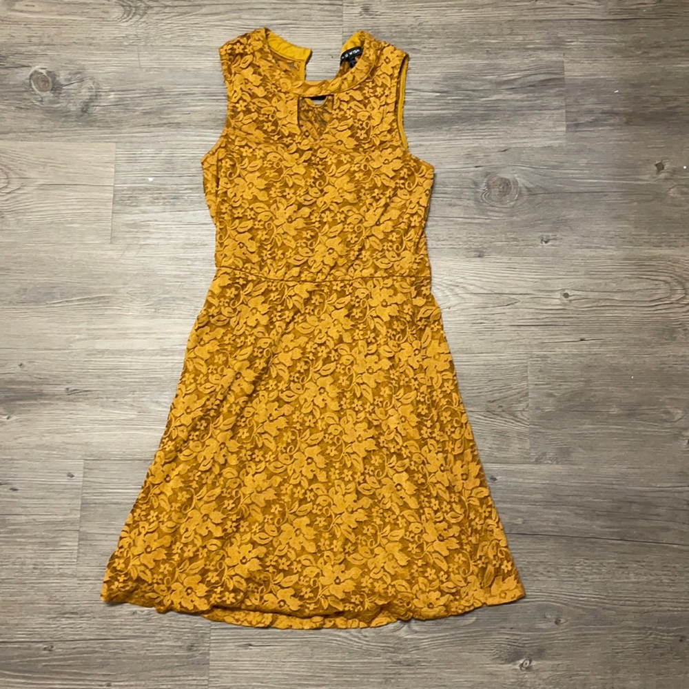Mustard lace dress (large)